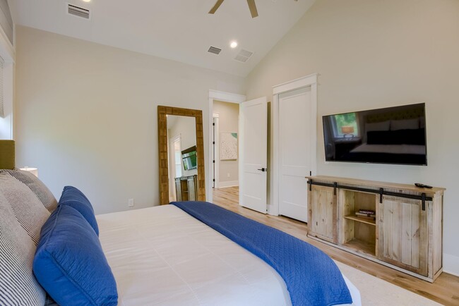 Building Photo - 40 Kristin Ct