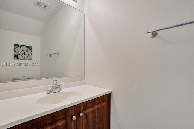 Building Photo - 1210 Sorrento Dr