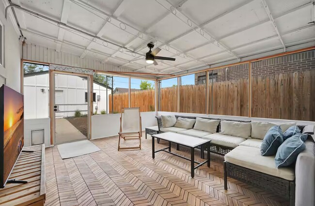 Building Photo - Spacious 3-Bed, 2-Bath Home in Denver