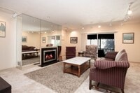 Building Photo - 804 Fairways Dr