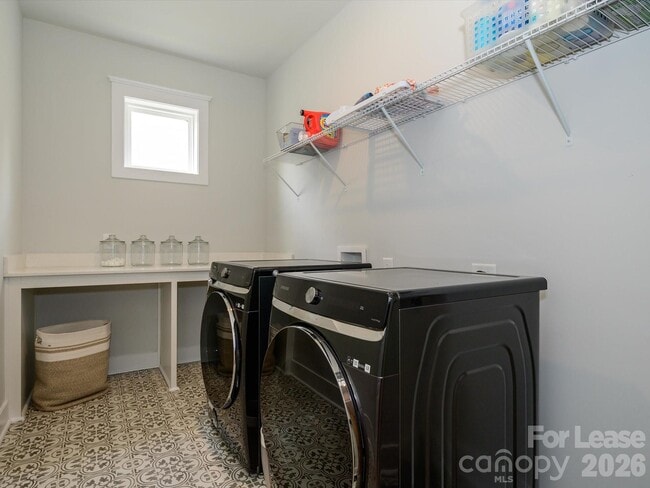 Building Photo - 1217 Drummond Ave