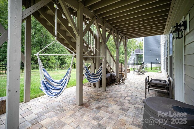 Building Photo - 118 Tomahawk Drive