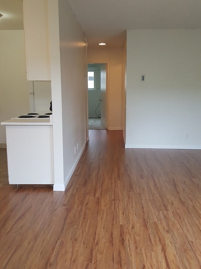 Building Photo - 4376 Rosebud Ln