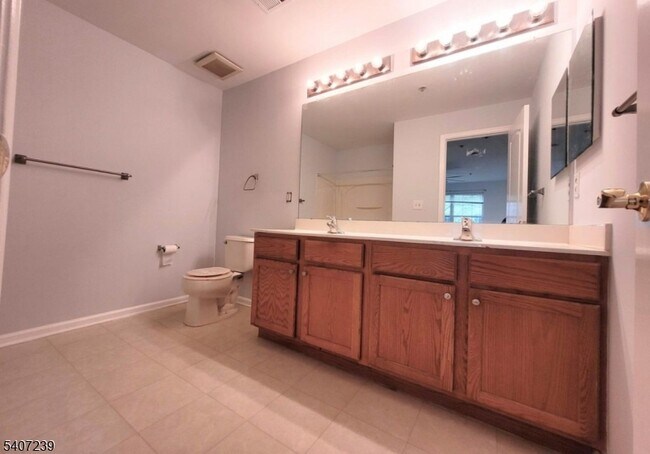 Building Photo - 113 Lionheart Ln