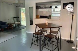 Building Photo - 702 W 22nd St