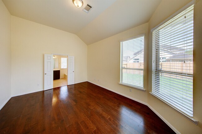 Building Photo - 606 Dunlavy Ln