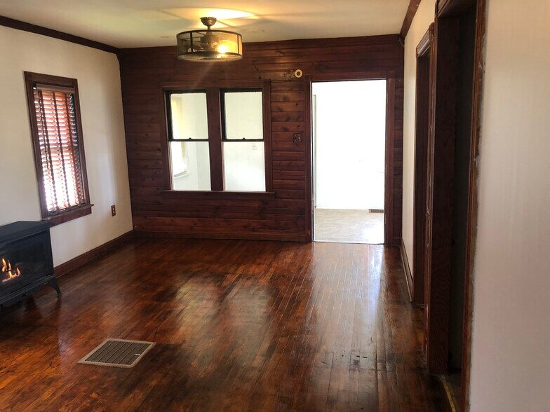 Living room - 14607 Hoyne Ave