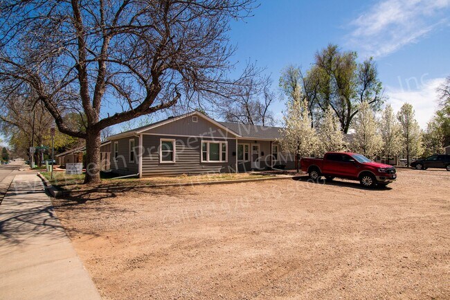 Building Photo - 207 E Stuart St