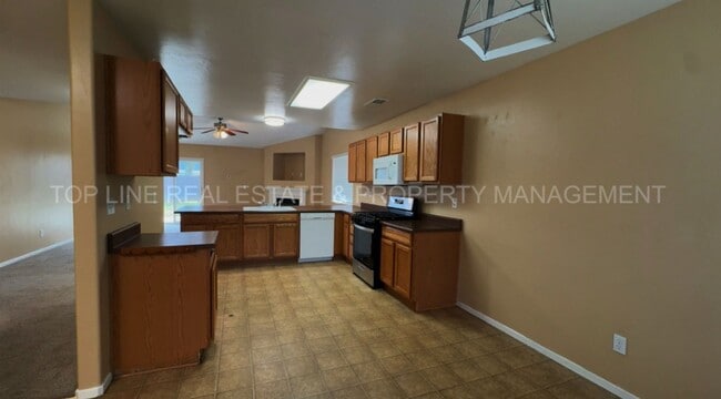 Building Photo - Beautiful home for rent in NW Visalia