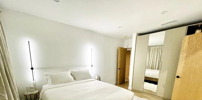 Building Photo - 1907 Maginn Dr