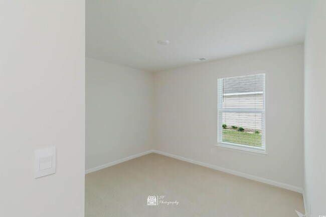 Building Photo - 302 Jeff Waters Cir