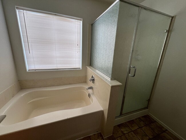 Building Photo - 3 Bedroom / 2.5 Bath Southwest Home