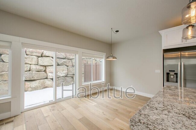 Building Photo - 2248 W Hill Terrace Ln