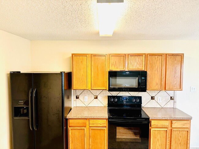 Building Photo - 9809 Tyler Dr