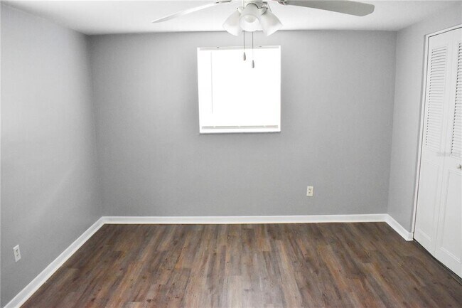 Building Photo - 7435 Hollyridge Dr