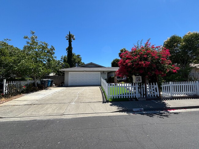 Building Photo - Move-In Ready Home with Remodeled Kitchen and Baths