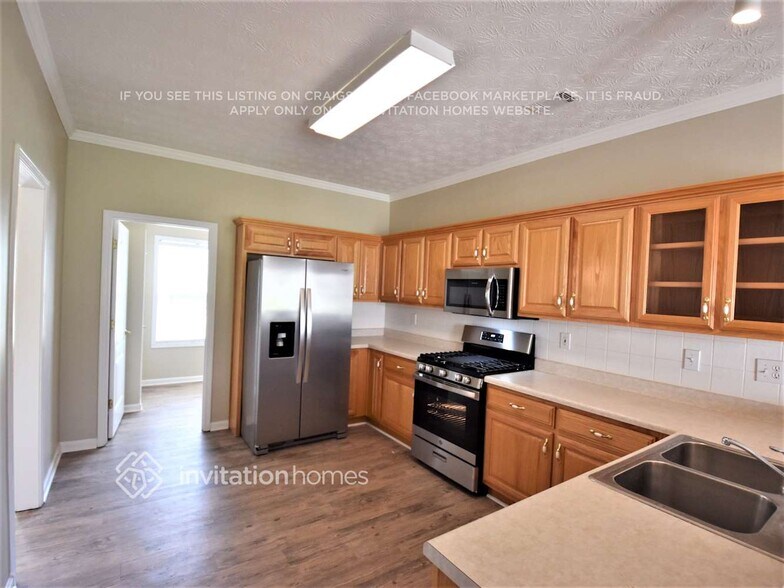 Building Photo - 312 Glouchester Dr
