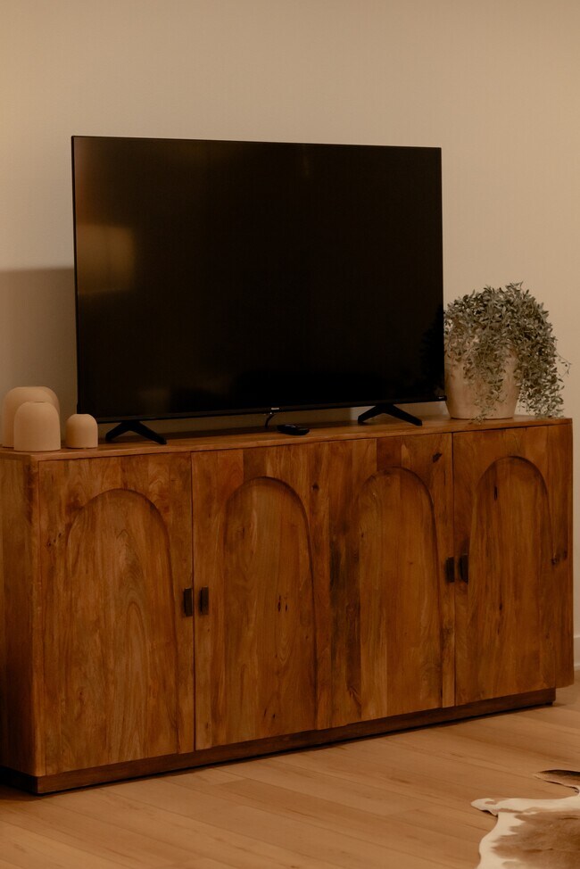 Building Photo - 1204 SW Franklin Dr