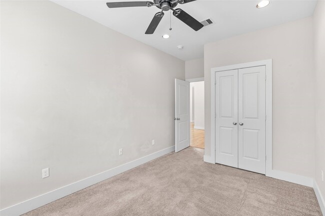 Building Photo - 1221 W 23rd St