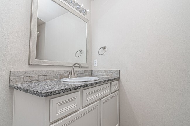 Building Photo - 1600 Rattler Ln
