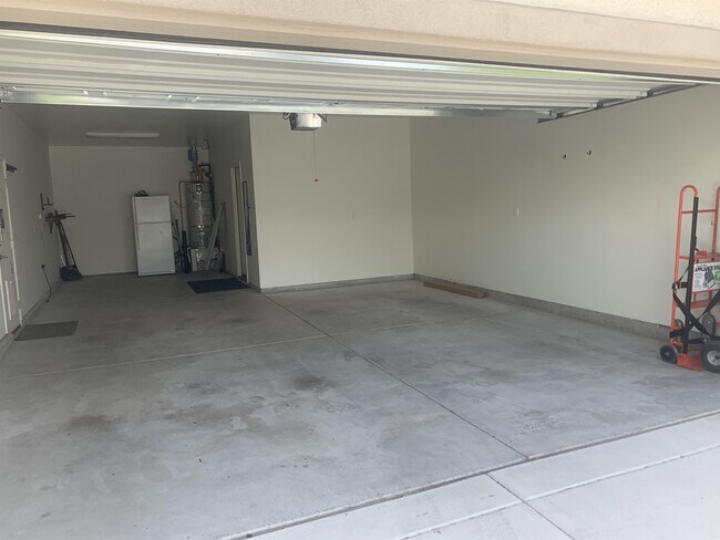 Building Photo - 10676 Brittany Park Dr