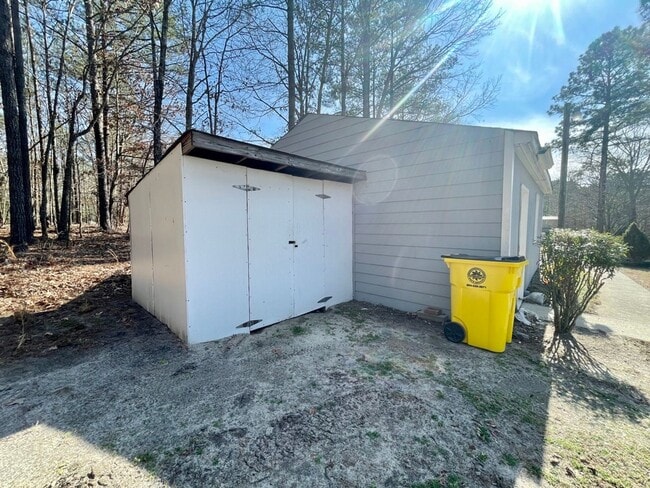 Building Photo - 14341 Wells Ln