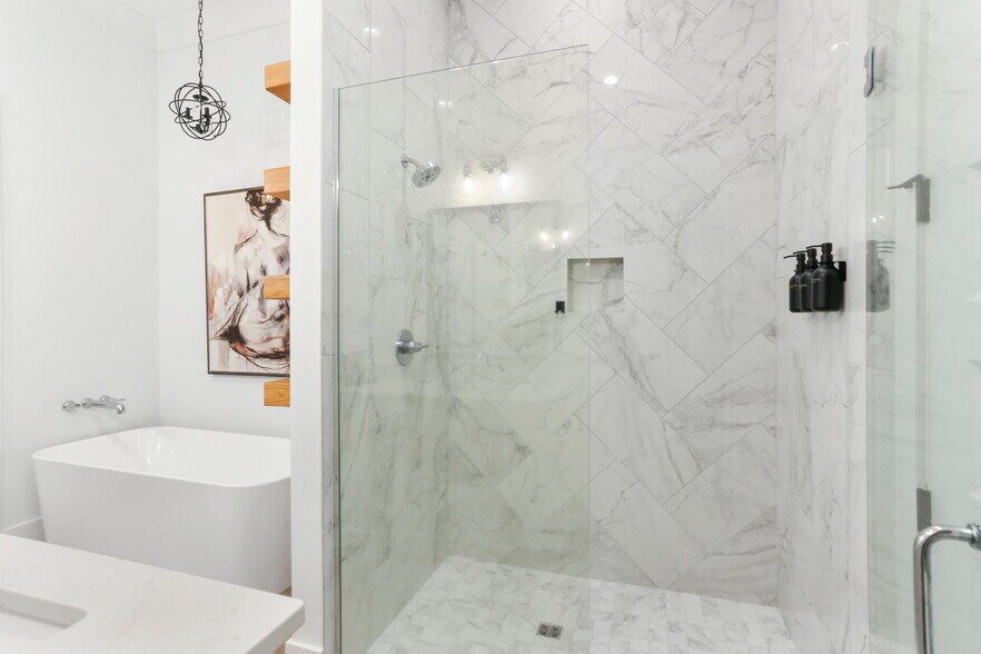 Primary Shower - 3305 Pointe Marie Dr