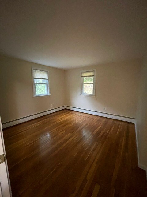 Building Photo - 10 Squanto Rd