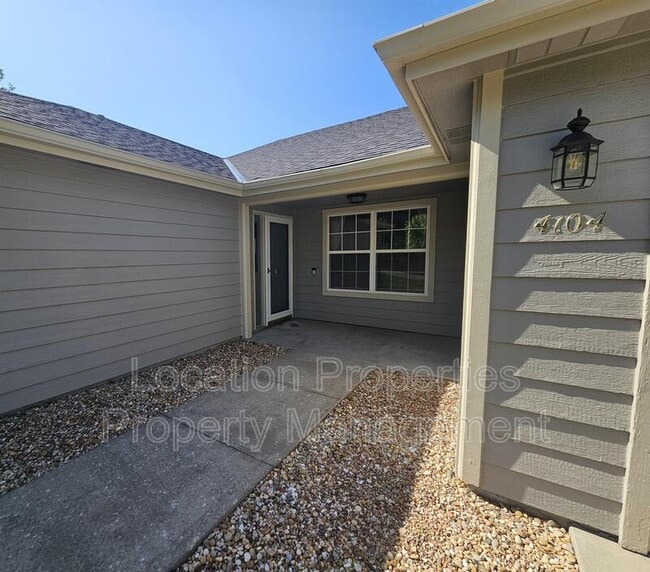 Building Photo - 4104 Saddlehorn Dr