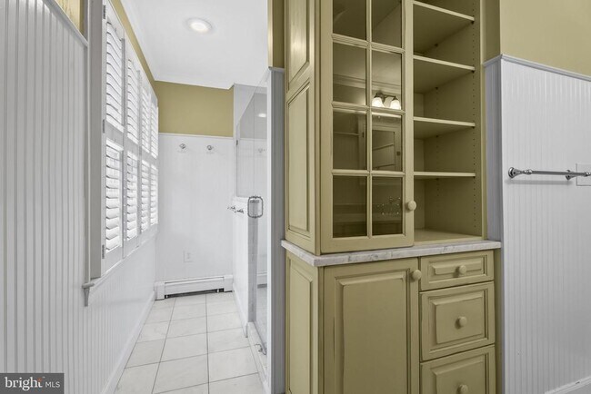 Building Photo - 9102 Volunteer Dr