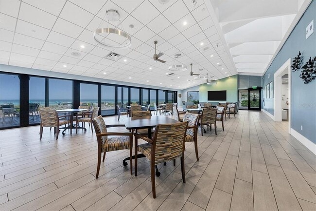 Building Photo - 2089 Gulf of Mexico Dr