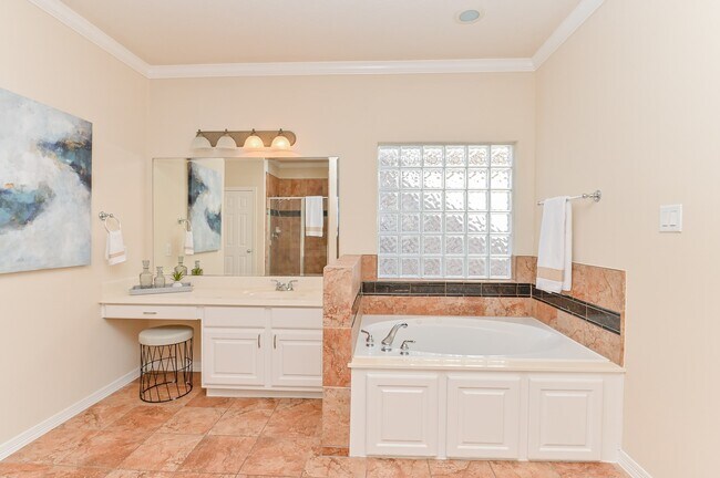 Building Photo - 1126 Sopris Dr