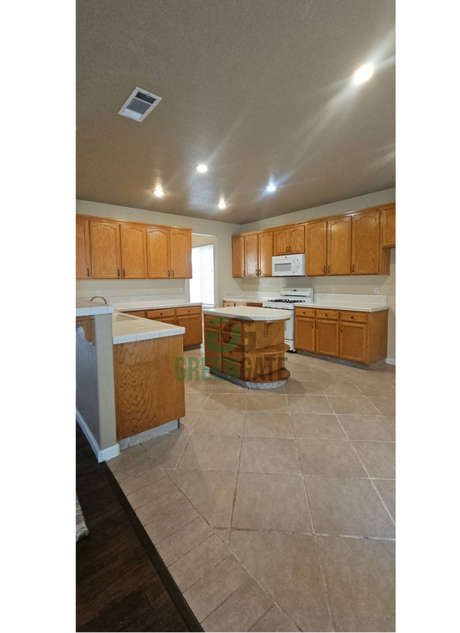 Building Photo - MOVE-IN SPECIAL 1/2 off 1st Months Rent!!! Spacious 4 Bedroom in Manteca!!! Ready