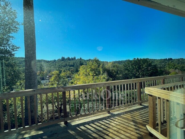 Building Photo - Spacious Home In Lafayette Hills