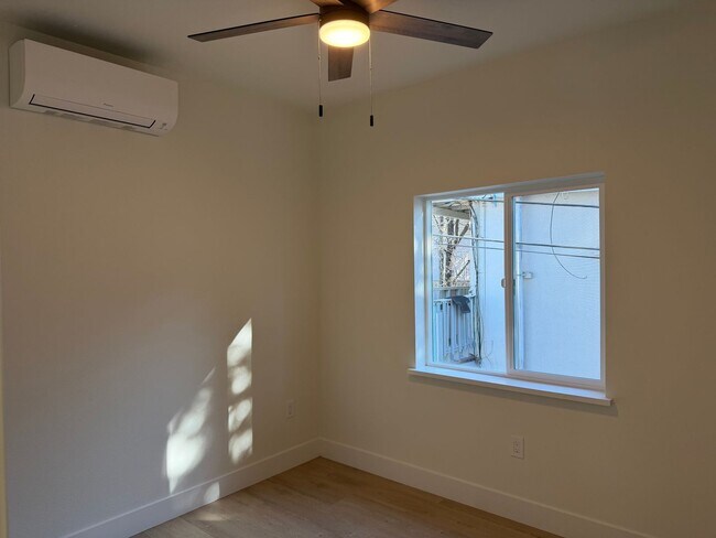 Building Photo - New 600 Sqft. 2 Bedroom 1 Bath Condo in Downtown Sacramento