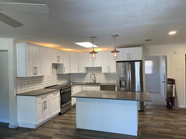 Building Photo - 13750 Antigua Dr