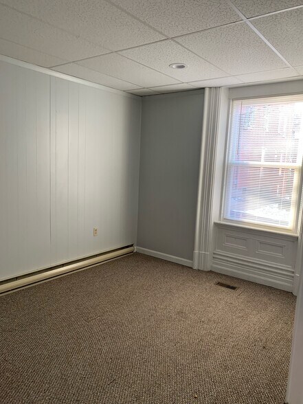 Building Photo - 331 Penn St