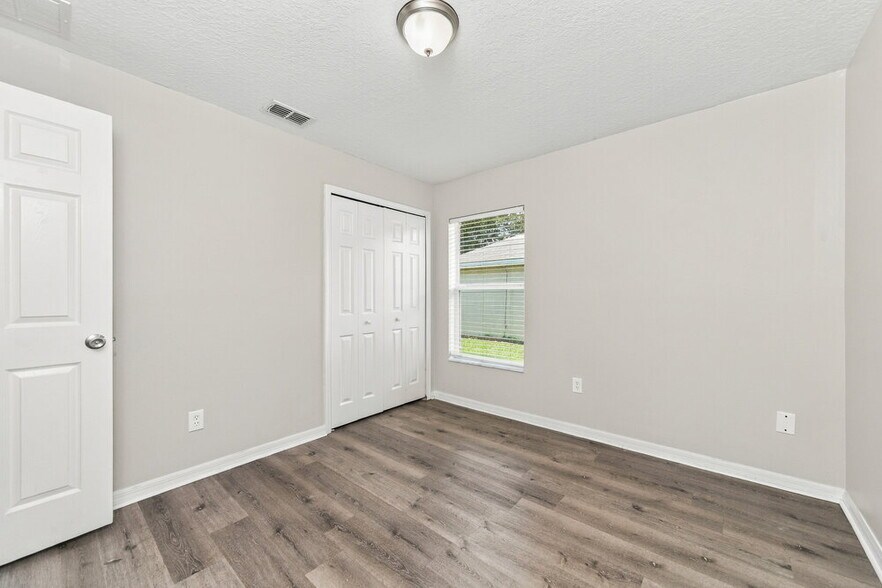 Building Photo - 3027 Eagle Crossing Dr