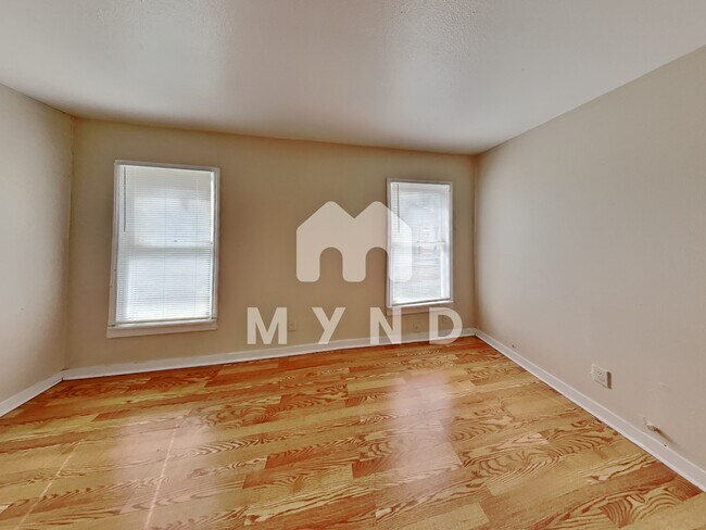 Building Photo - 211 Kerby St