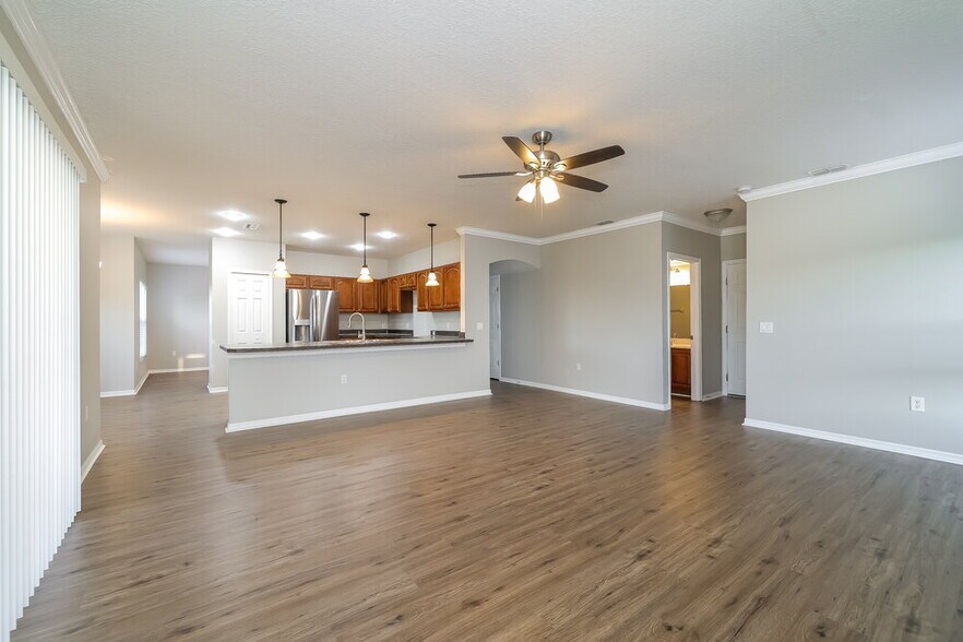 Building Photo - 349 Aldershot Ct