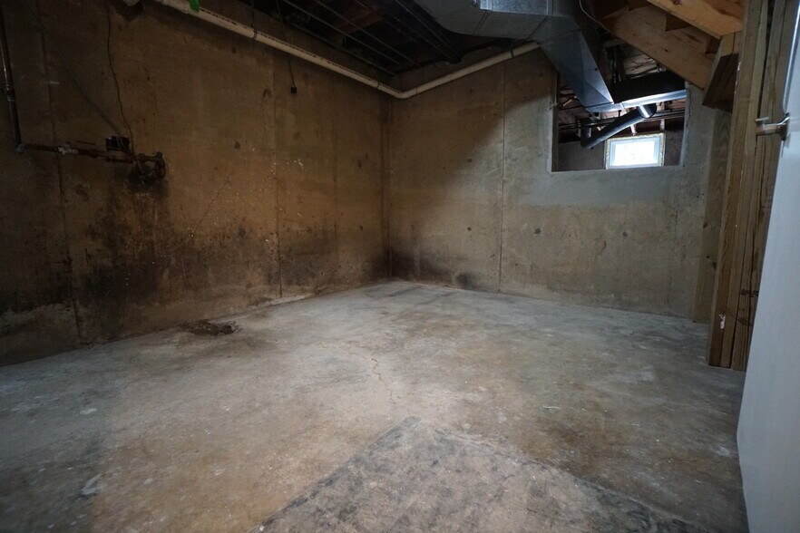 Building Photo - 28W383 Behrs Circle Dr S