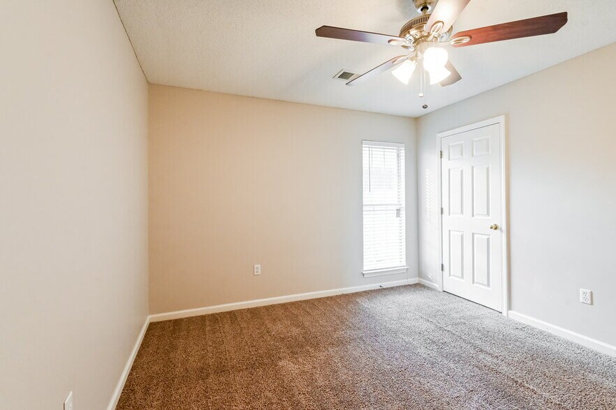 Building Photo - 7291 Bridle Ln