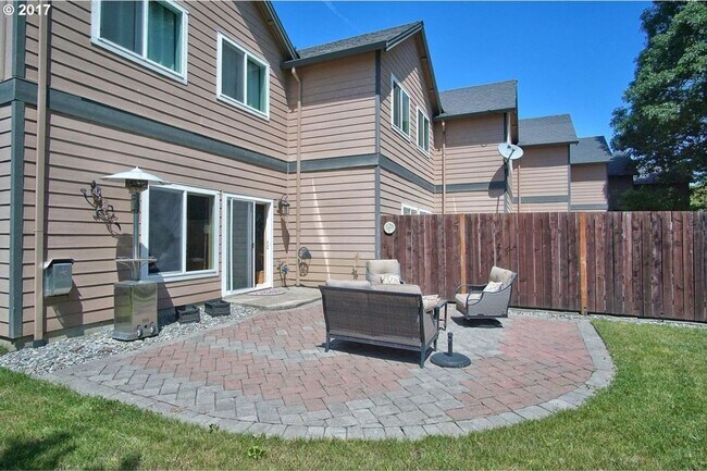 Building Photo - 11218 SE Adamson Ct