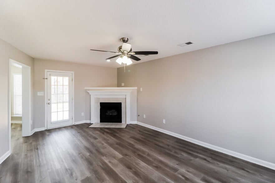 Building Photo - 2793 Oak Barn Ln
