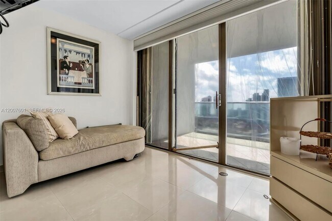 Building Photo - 19707 Turnberry Way