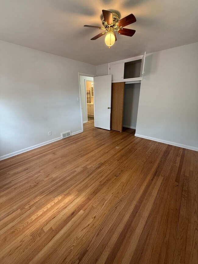 Building Photo - West Side 3 bedroom, 2 bathroom home for rent