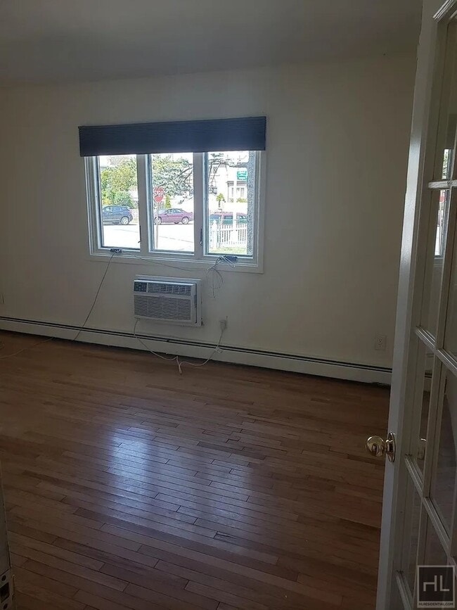 Building Photo - 24 Littlefield Ave