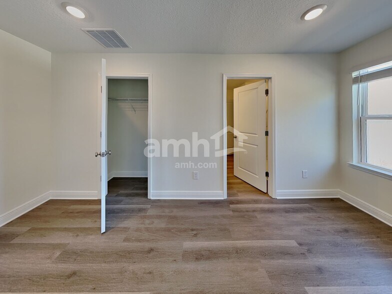 Building Photo - 4756 Tributary Ln