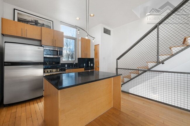 Building Photo - 1346 Pacheco St