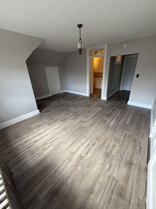 Building Photo - 40 Pleasant St